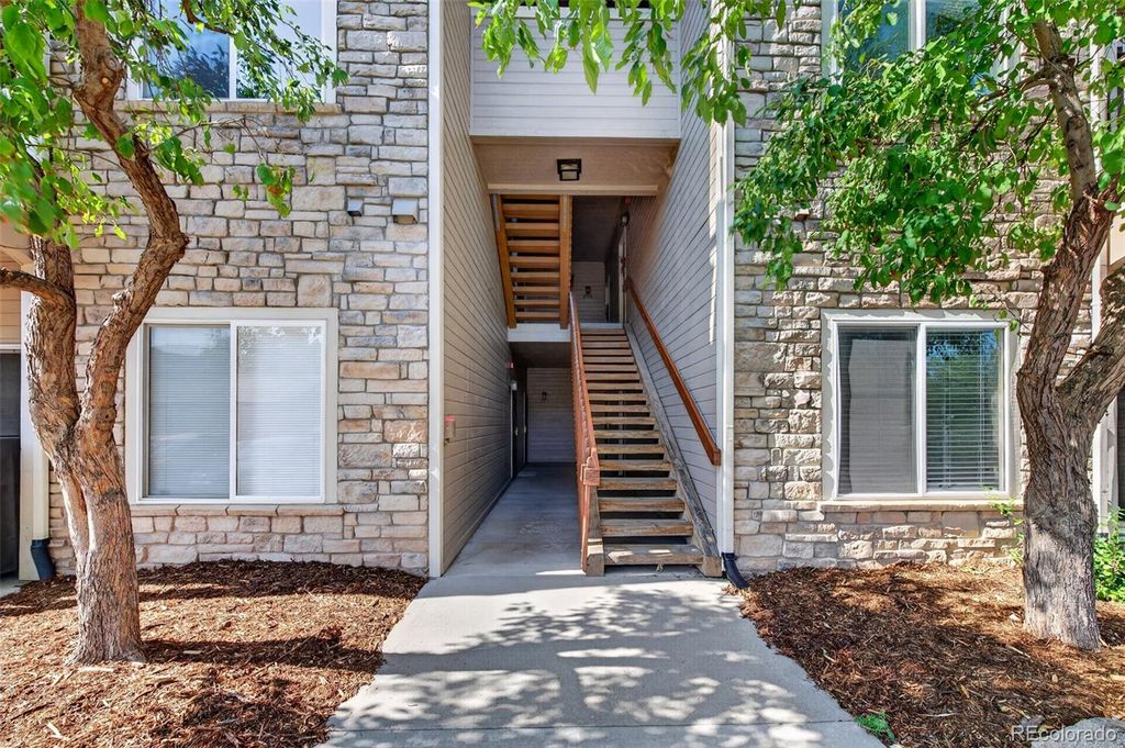 Image 3 of property listing at 7435 S Alkire Street 203, Littleton, CO 80127