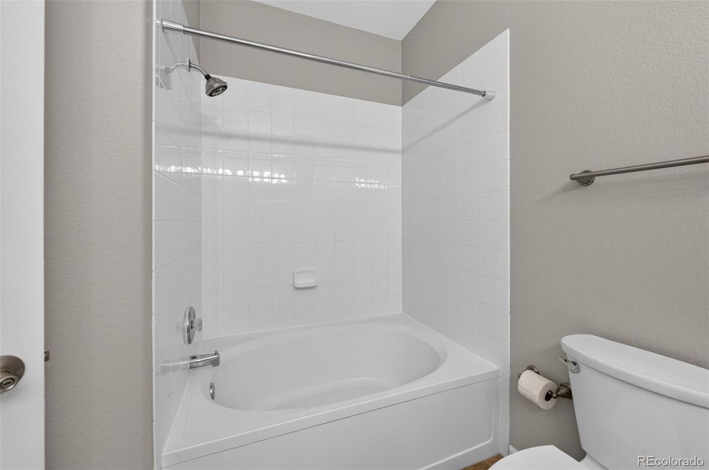 Image 21 of property listing at 7435 S Alkire Street 203, Littleton, CO 80127