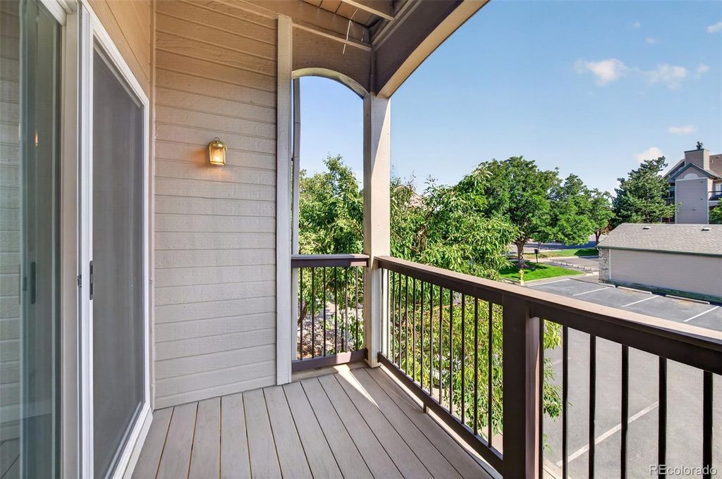 Image 8 of property listing at 7435 S Alkire Street 203, Littleton, CO 80127
