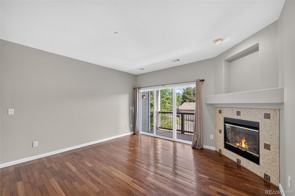 Image 9 of property listing at 7435 S Alkire Street 203, Littleton, CO 80127
