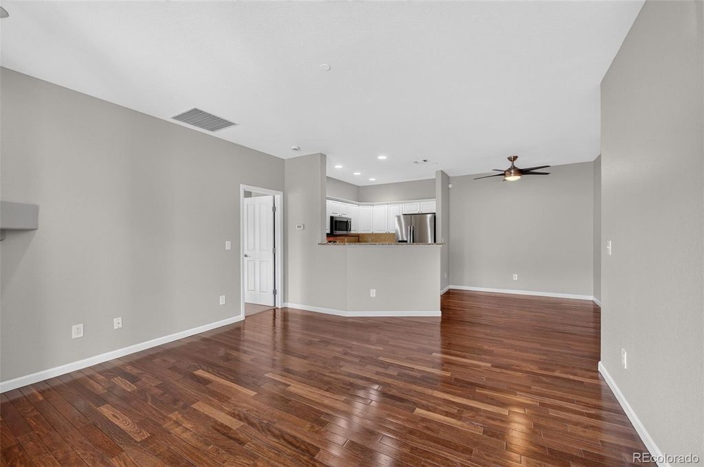 Image 10 of property listing at 7435 S Alkire Street 203, Littleton, CO 80127