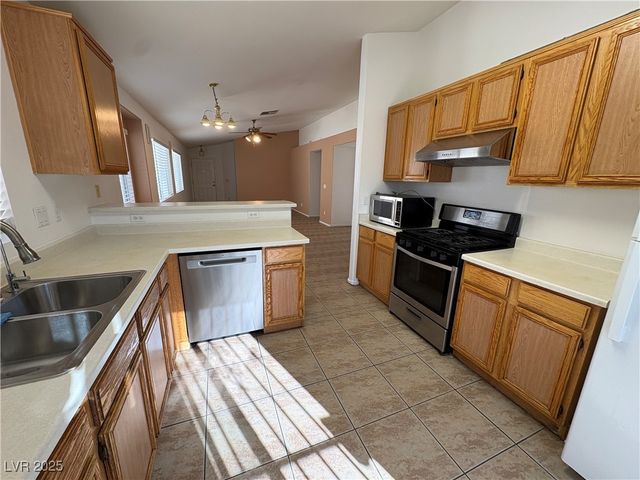 6303 Navajo Gorge Court, Las Vegas, NV 89142