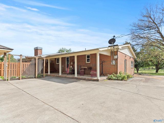 15652 Thompson Lane, Athens, AL 35611