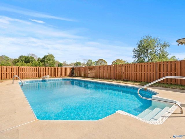 15652 Thompson Lane, Athens, AL 35611