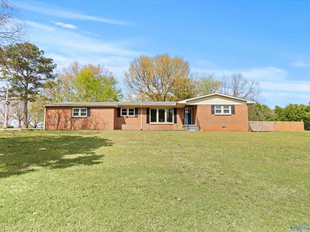 15652 Thompson Lane, Athens, AL 35611