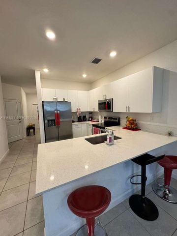 13043 SW 286th Way, Homestead, FL 33033