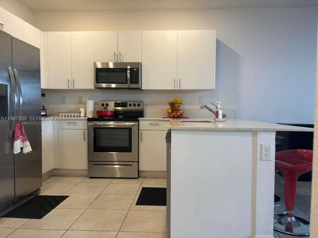 13043 SW 286th Way, Homestead, FL 33033