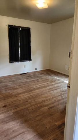 7703 E 50th Street, Kansas City, MO 64129