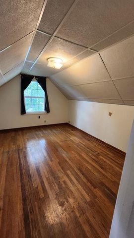 7703 E 50th Street, Kansas City, MO 64129