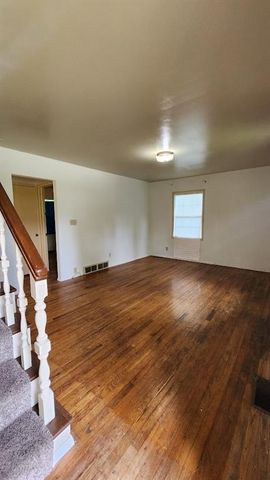 7703 E 50th Street, Kansas City, MO 64129