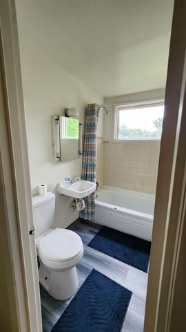 7703 E 50th Street, Kansas City, MO 64129