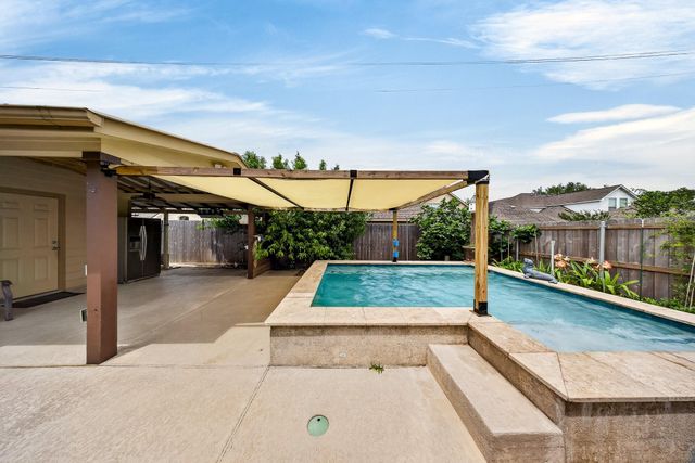 2829 Parkside Village Court, Pearland, TX 77581