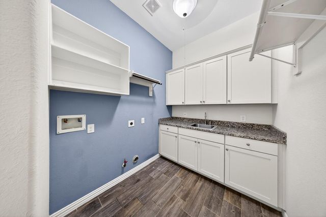 2829 Parkside Village Court, Pearland, TX 77581