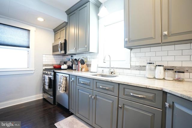 427 AUSTIN AVE, Barrington, NJ 08007