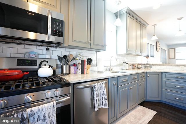 427 AUSTIN AVE, Barrington, NJ 08007