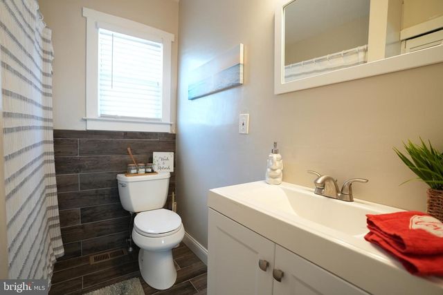 427 AUSTIN AVE, Barrington, NJ 08007