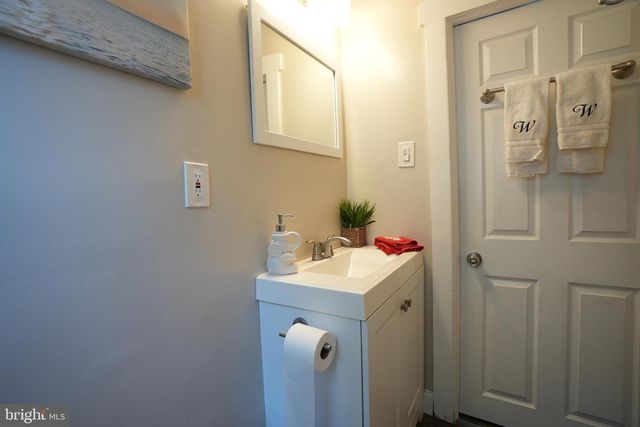 427 AUSTIN AVE, Barrington, NJ 08007