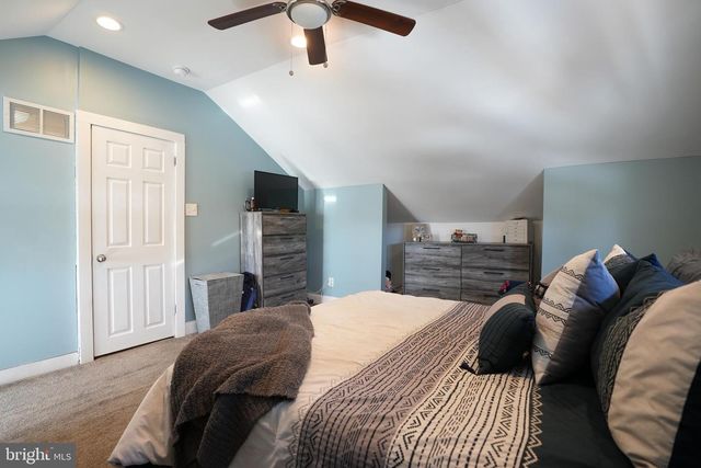 427 AUSTIN AVE, Barrington, NJ 08007