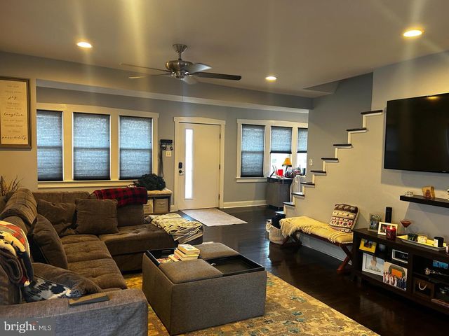 427 AUSTIN AVE, Barrington, NJ 08007