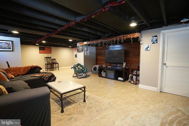 427 AUSTIN AVE, Barrington, NJ 08007