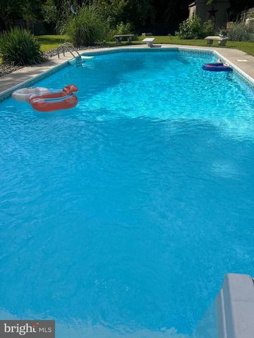 427 AUSTIN AVE, Barrington, NJ 08007