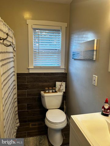 427 AUSTIN AVE, Barrington, NJ 08007