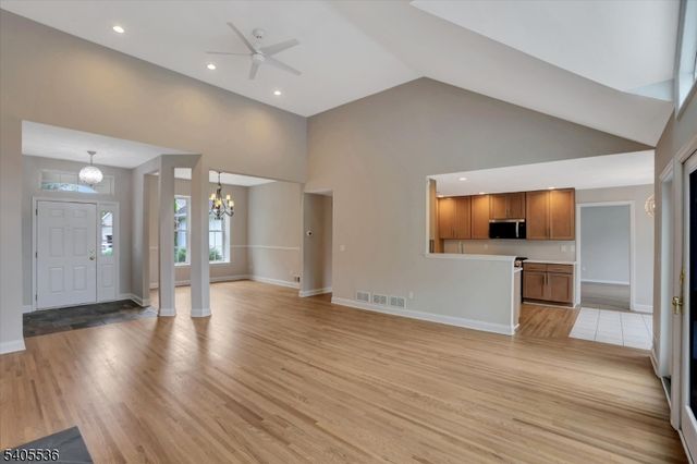 2 Post Oak Ct, Hardyston Twp., NJ 07419