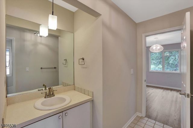 2 Post Oak Ct, Hardyston Twp., NJ 07419