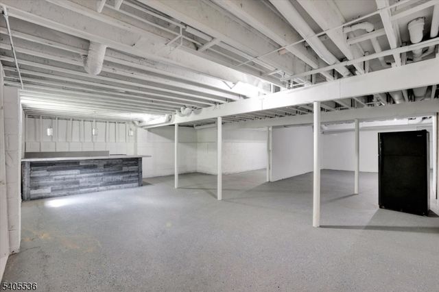 2 Post Oak Ct, Hardyston Twp., NJ 07419