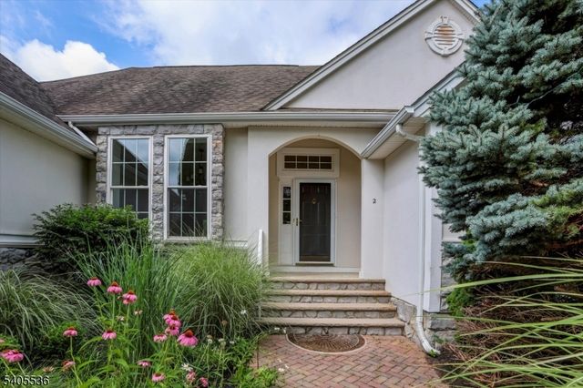 2 Post Oak Ct, Hardyston Twp., NJ 07419