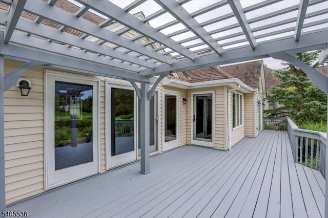 2 Post Oak Ct, Hardyston Twp., NJ 07419