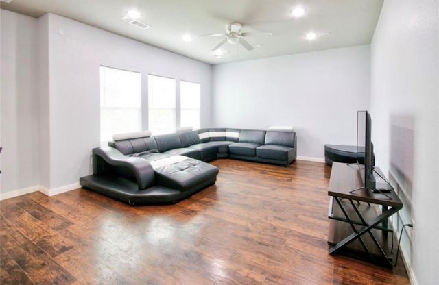 3510 Oleander Avenue, Texas City, TX 77590