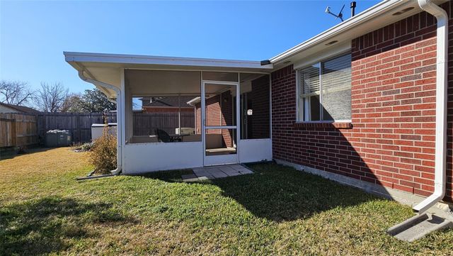 9210 San Saba Court, La Porte, TX 77571