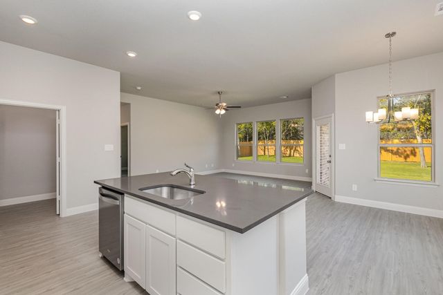609 Candace Drive, Desoto, TX 75115