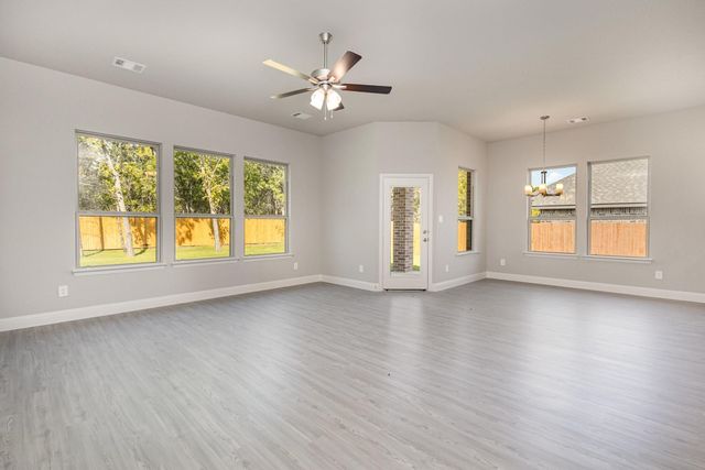 609 Candace Drive, Desoto, TX 75115