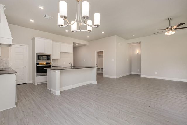 609 Candace Drive, Desoto, TX 75115