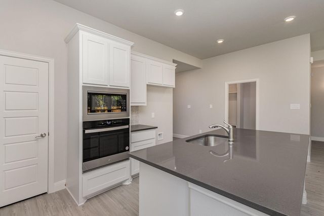 609 Candace Drive, Desoto, TX 75115