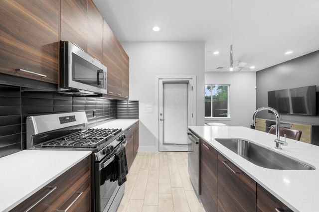 2307 Clementine Street, Houston, TX 77020