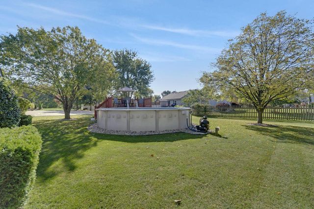 2969 W Bridge STREET, Greenfield, WI 53221