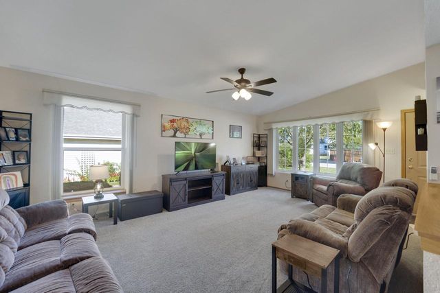 2969 W Bridge STREET, Greenfield, WI 53221