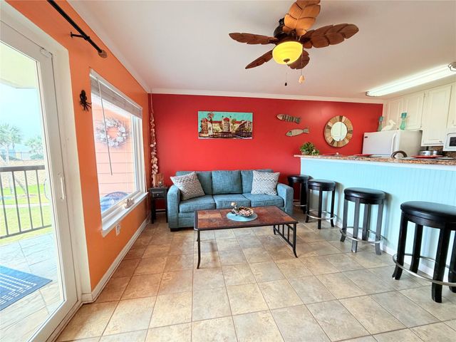 9520 Seawall Boulevard 111, Galveston, TX 77554