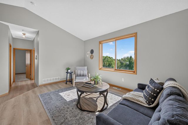 3668 Woodside Drive, Monticello, MN 55362