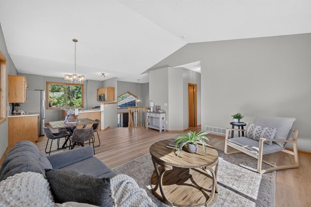 3668 Woodside Drive, Monticello, MN 55362