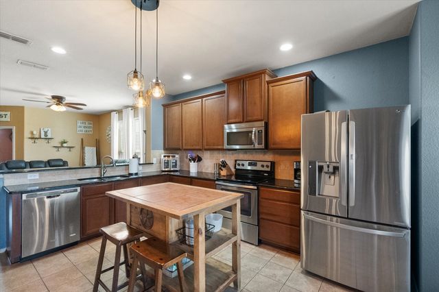 2904 Big Horn Bluff Court, Fort Worth, TX 76108