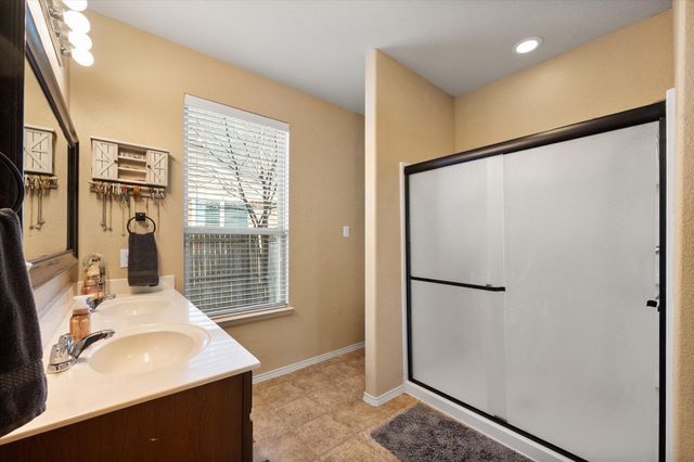 2904 Big Horn Bluff Court, Fort Worth, TX 76108