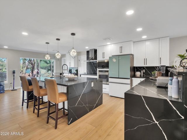 5122 W FALLEN LEAF Lane, Glendale, AZ 85310