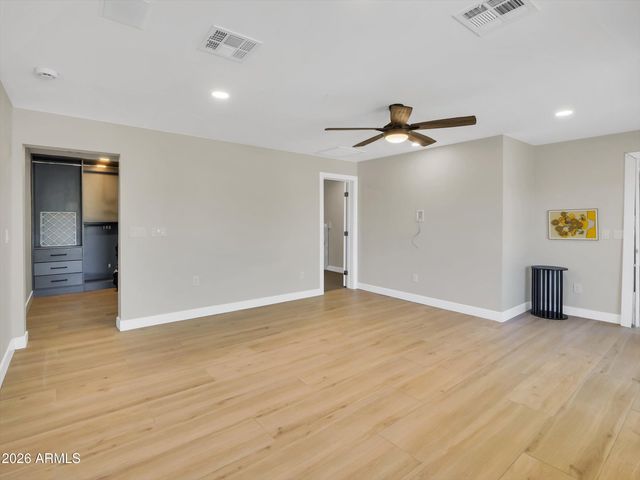 5122 W FALLEN LEAF Lane, Glendale, AZ 85310