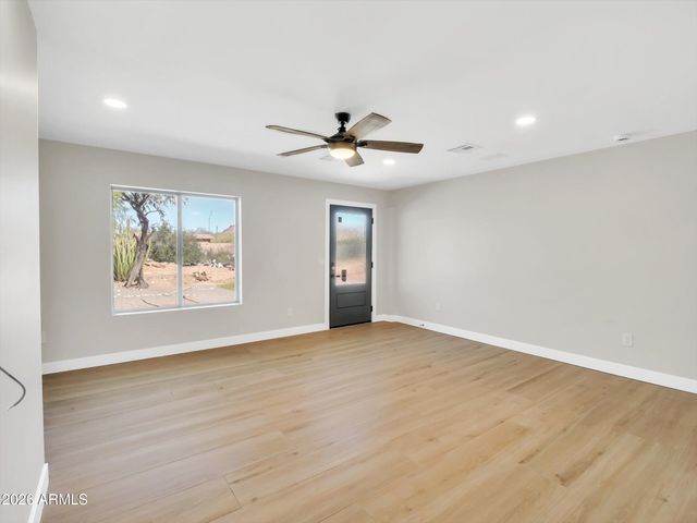 5122 W FALLEN LEAF Lane, Glendale, AZ 85310