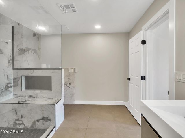 5122 W FALLEN LEAF Lane, Glendale, AZ 85310