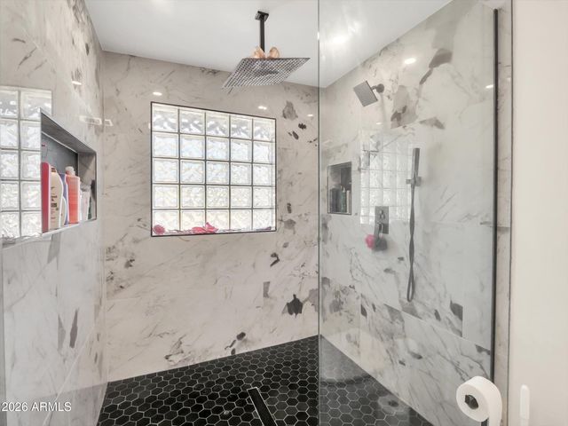 5122 W FALLEN LEAF Lane, Glendale, AZ 85310